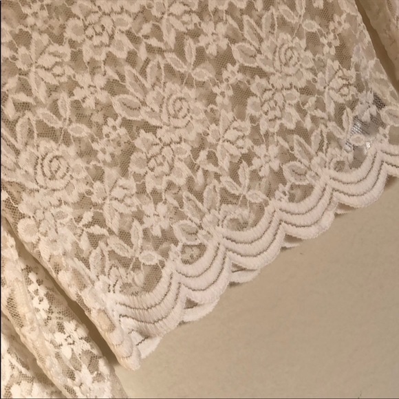 White lace crop top - Picture 2 of 2